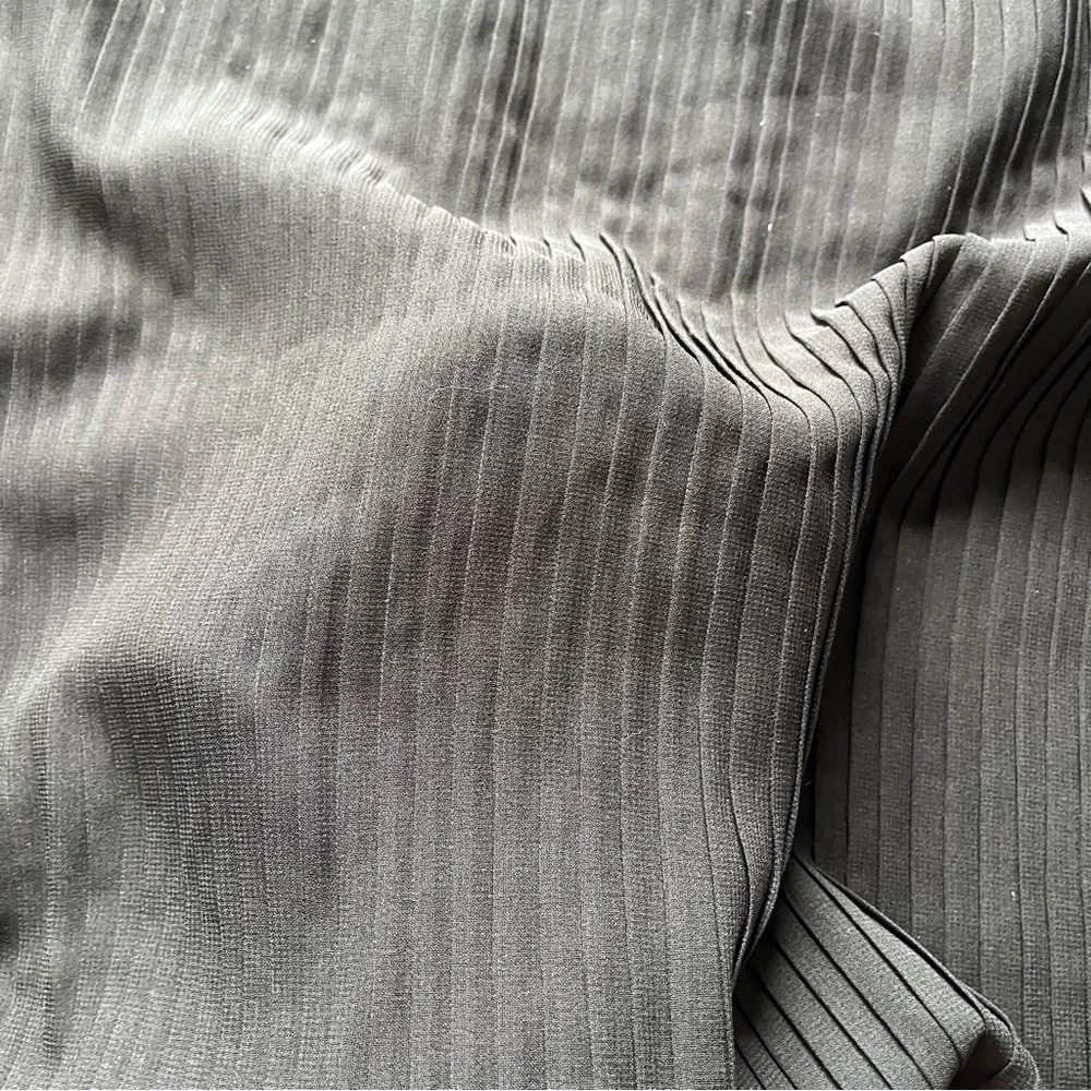 NWT Women's Able Bessie Pleated Midi Skirt size XL in Black - Picture 8 of 10